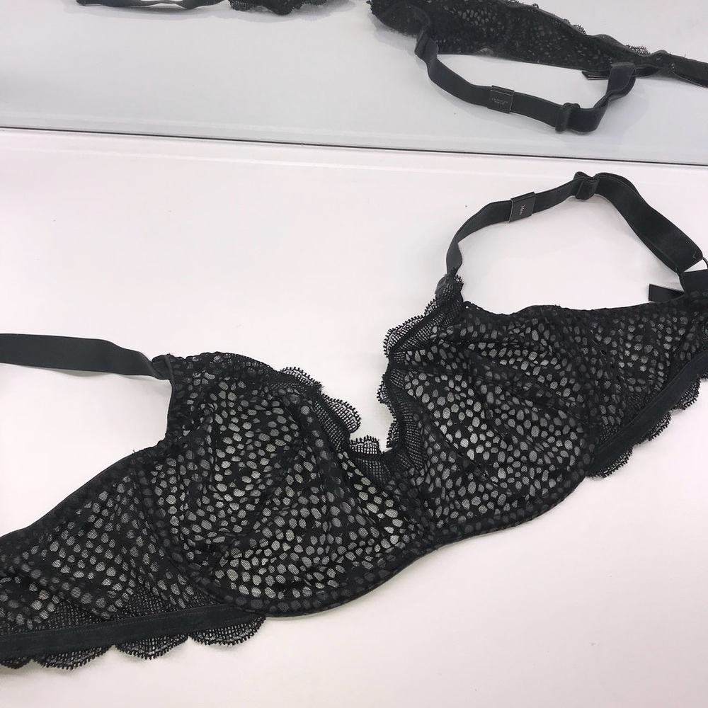Victoria’s Secret unlined very sexy balconette